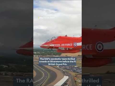 Red Arrows soar over Silverstone🏁