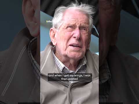 Spitfire pilot reunited with legendary WW2 fighter