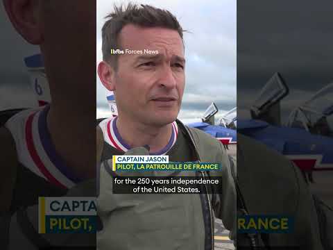 France’s Red Arrows line up at Lossiemouth✈️